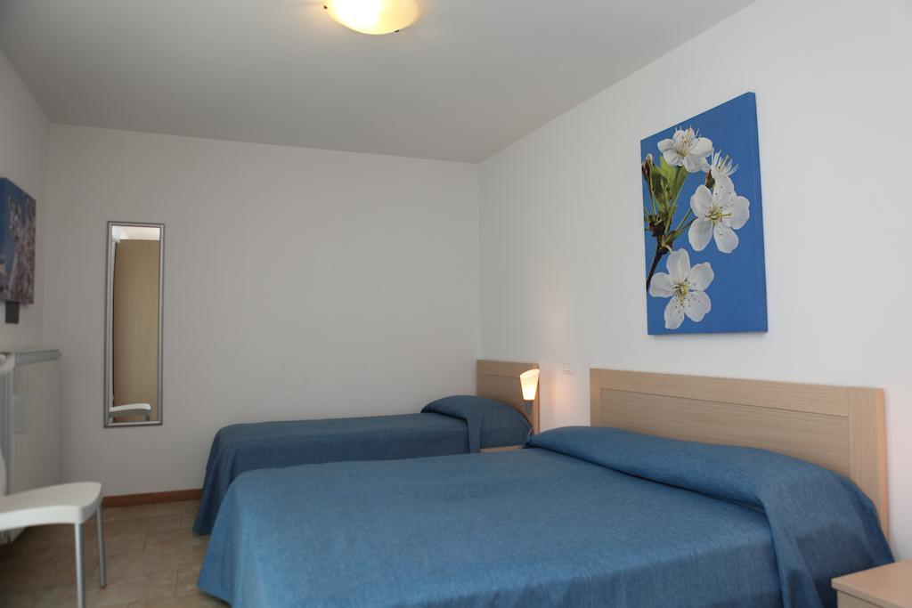 Villa Bruna Lignano Sabbiadoro Rum bild